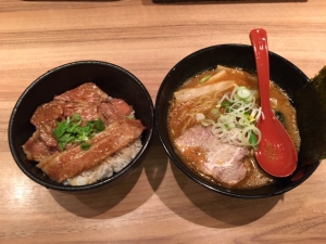 豚丼とラーメン