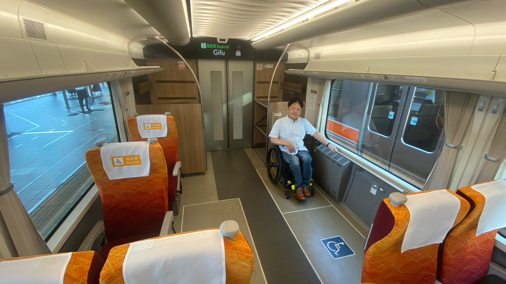 特急バリアフリー新基準第1号車両「特急ひだ（HC85系）」に乗車してき