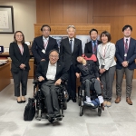 大臣と記念集合写真