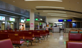 那覇空港のロビー