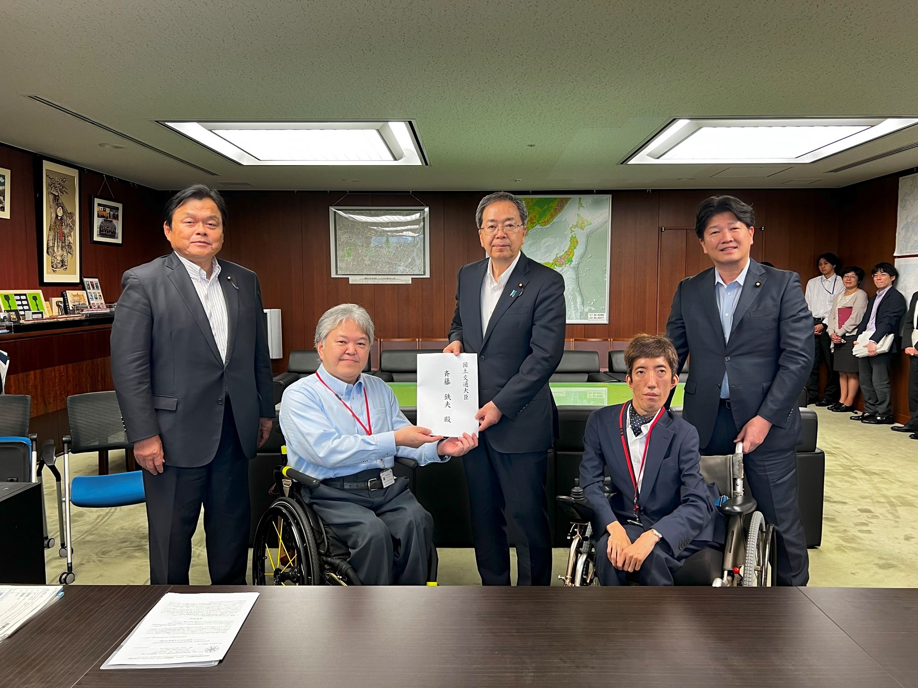 斎藤国土交通大臣に要望を行いました！客席のサイトラインの確保、高速