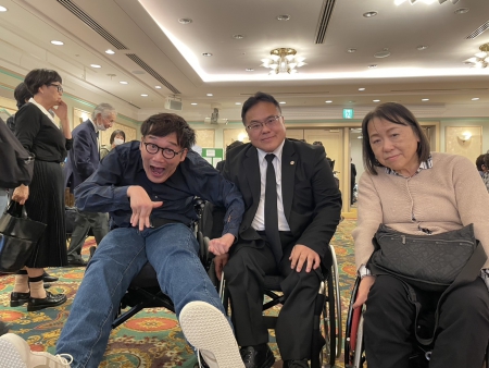 天畠議員とイ会長と平野議長