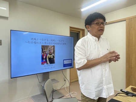 お話をしてくださっている岡部さん