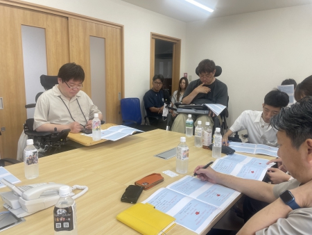 真剣に話を聞いている私たち