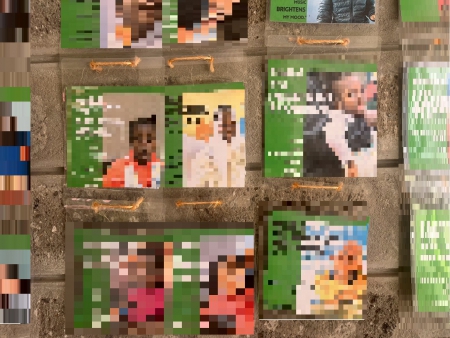 名前と顔写真、一言メッセージが掲載されている