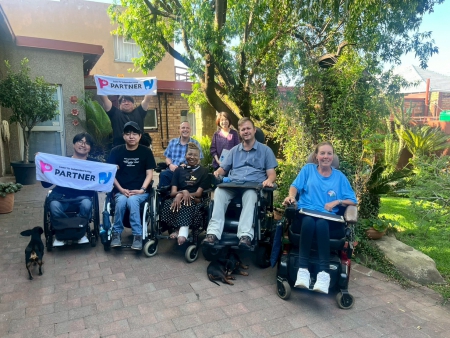 レメロス自立生活センターで話を聞いている様子