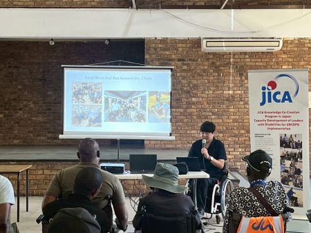 地域の参加者も交えた自立生活セミナーの様子