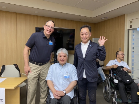 早坂都議とセスさんと佐藤事務局長